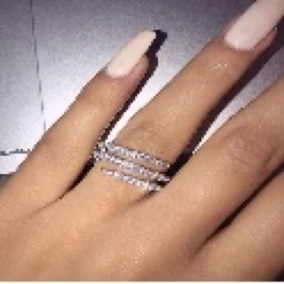 ✨STUNNING COCKTAIL RING ADORNED WITH CRYSTALS-NEW✨‎ - Picture 8 of 9